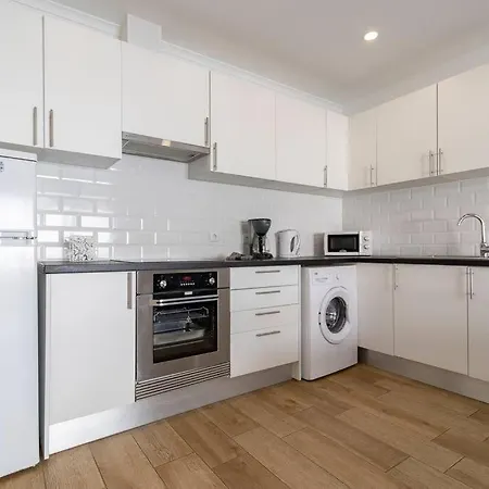 Lovely Flat In Carveiro - 2 Bed - 100m To Beach *