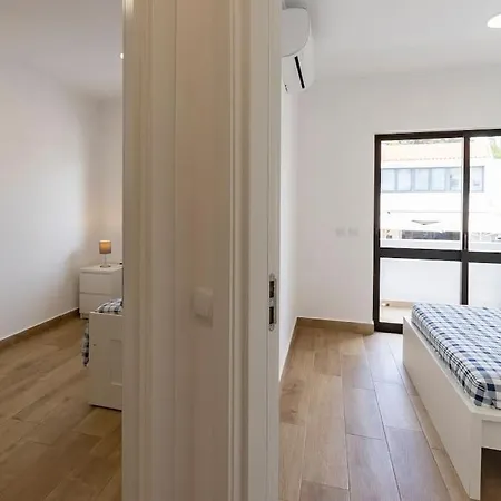 Lovely Flat In Carveiro - 2 Bed - 100m To Beach Apartmán