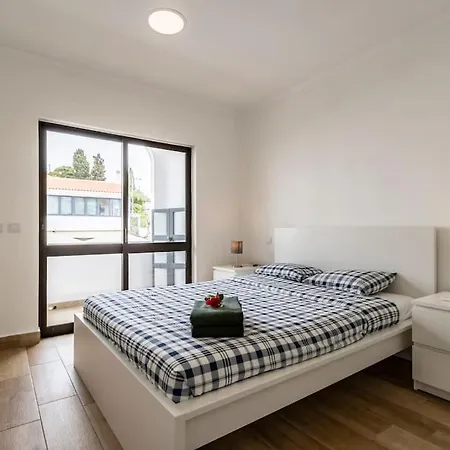 Lovely Flat In Carveiro - 2 Bed - 100m To Beach Apartmán *